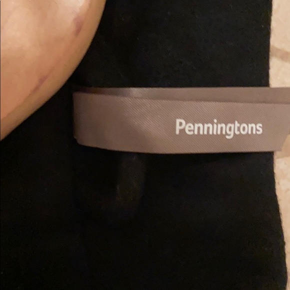 Pennington’s Women’s Coat - Picture 4 of 4